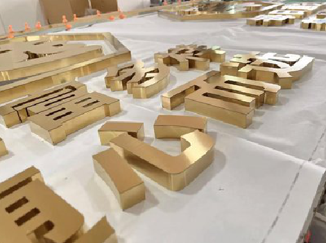  临海拉丝不锈钢字的特点。